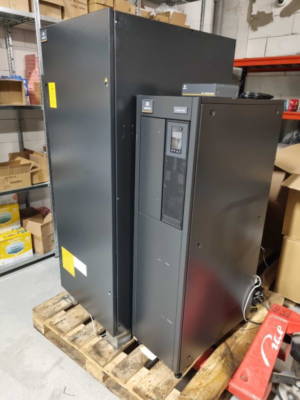 UPS Vertiv Liebert EXS 10kVA trifase 380/400/415V 000010kTH1AFN01000 + armadio batterie